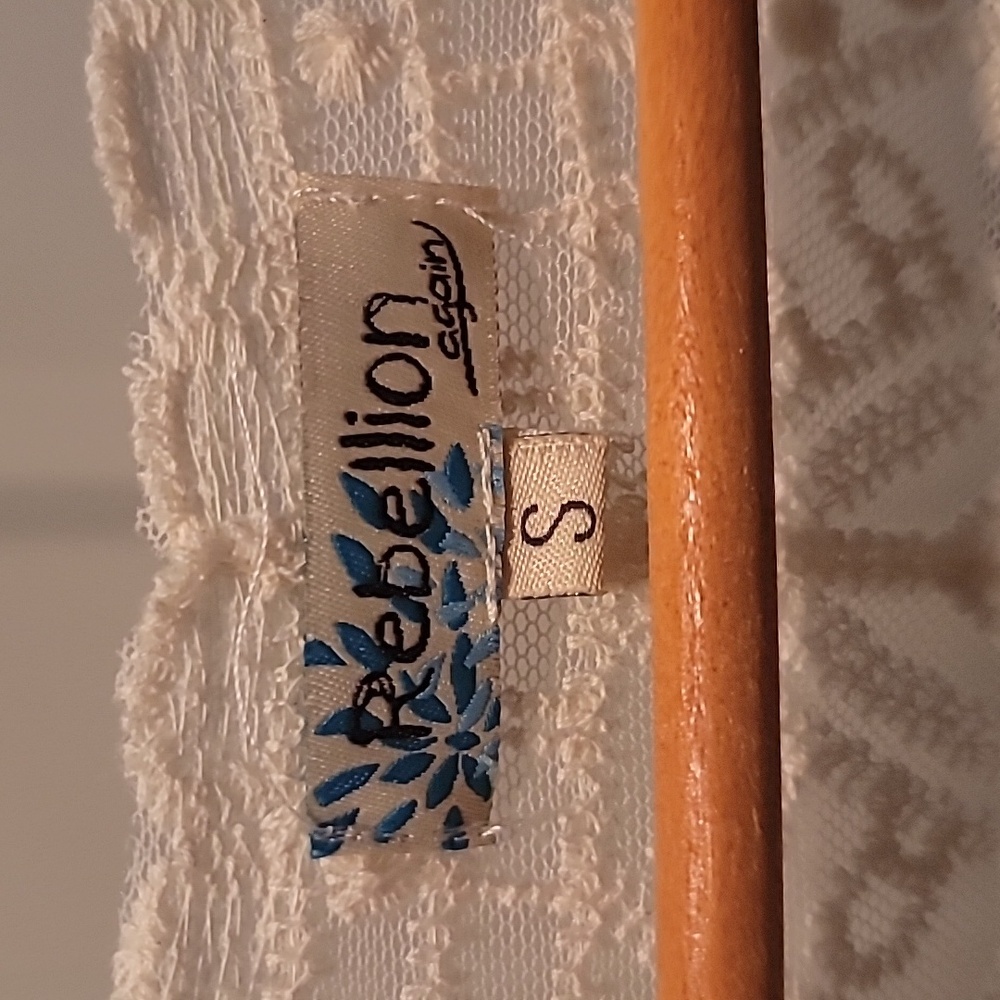 Sale!  Cream Lace Cover-up Sheer Kimono Style - Picture 2 of 3
